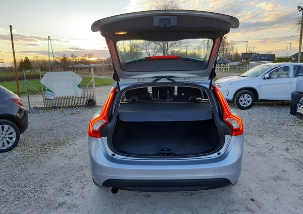 Volvo V60 cena 26900 przebieg: 217730, rok produkcji 2011 z Opatów małe 277